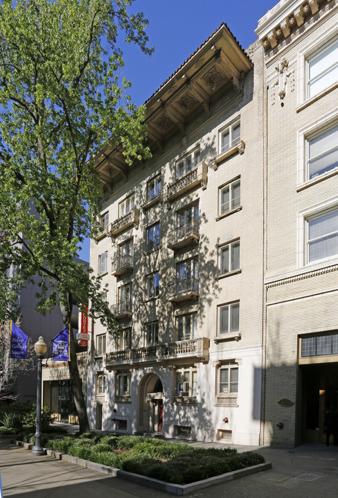 El Cortez Apartments in Sacramento, CA - Building Photo