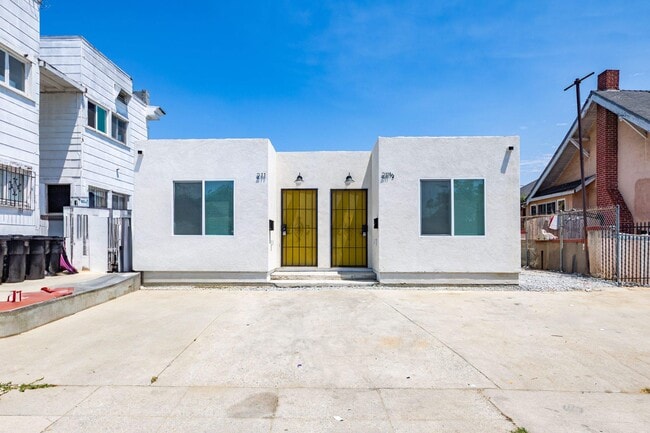 4626 Wall St
