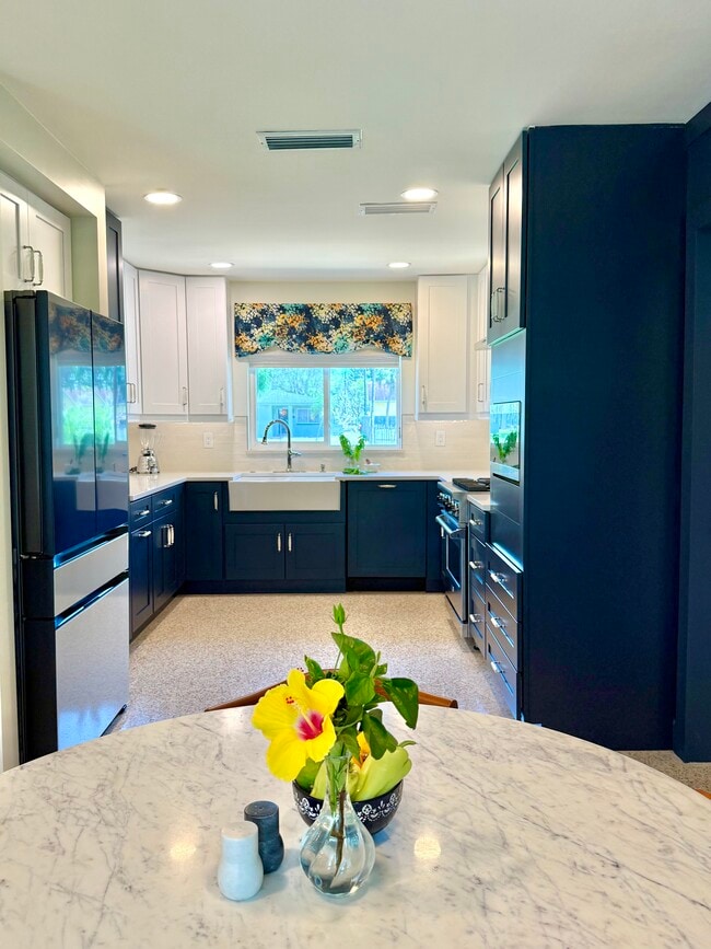 675 Villa Grande Ave S in St. Petersburg, FL - Building Photo - Building Photo