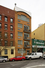 296 E Second St in New York, NY - Foto de edificio - Building Photo