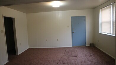 1503 Orthodox St, Unit 1st Floor in Philadelphia, PA - Foto de edificio - Building Photo