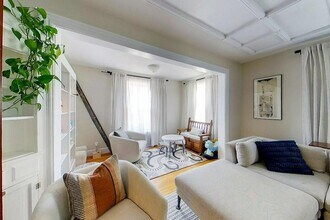 9 Dartmouth St in Newport, RI - Building Photo - Building Photo