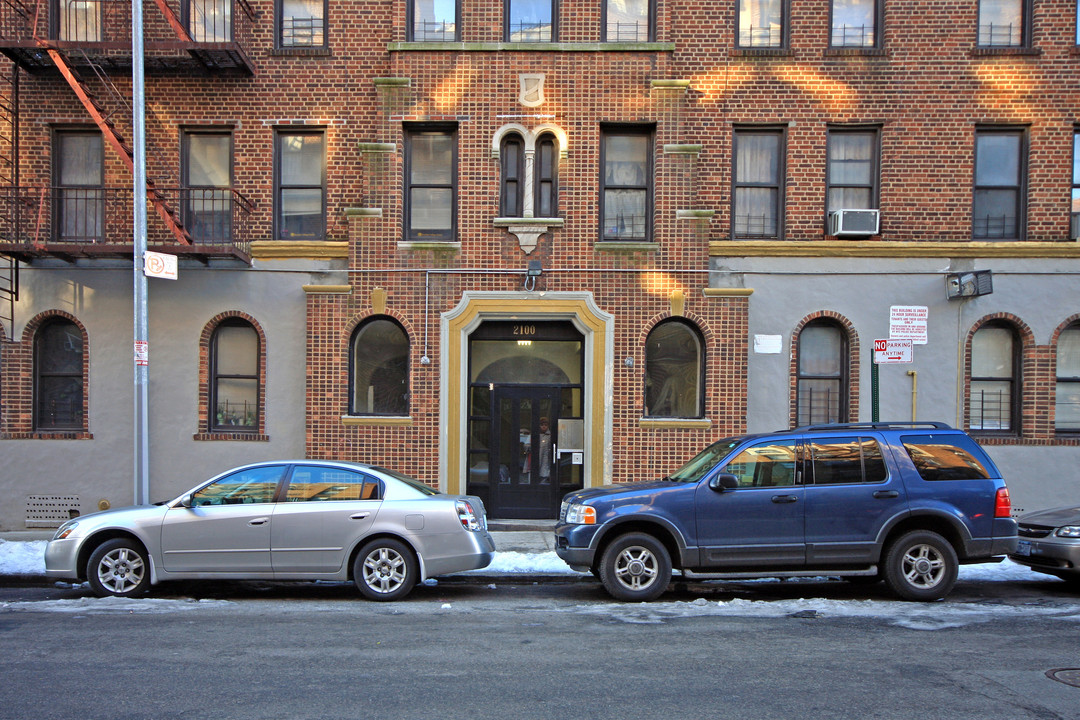 Westbury Flats in Brooklyn, NY - Building Photo