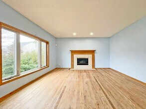 1929 Bowsens Ln in Woodbury, MN - Building Photo - Building Photo