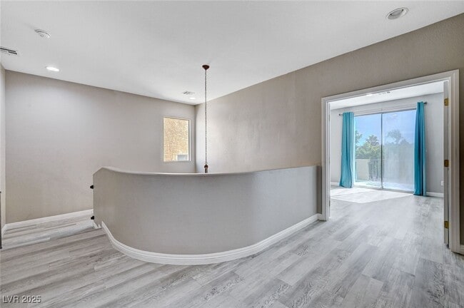 property at 8125 Chestnut Hollow Ave