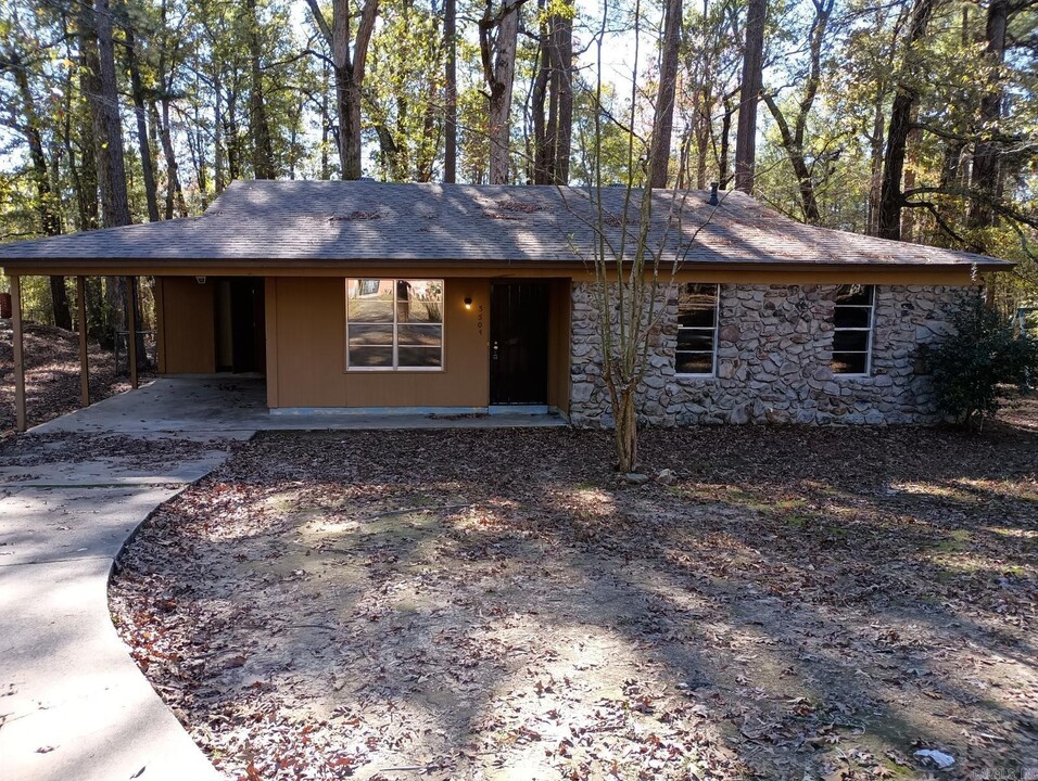 3503 Pinewood Loop in Little Rock, AR - Foto de edificio