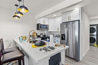 4946 63rd St in San Diego, CA - Building Photo - Building Photo