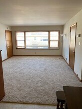 4915 Gordon Ave in Monona, WI - Foto de edificio - Building Photo