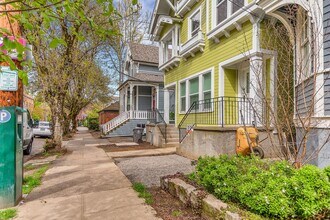 616 NW 22nd Ave-Unit -620 in Portland, OR - Building Photo - Building Photo