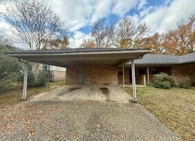 2605 Westminster Dr in Tyler, TX - Building Photo