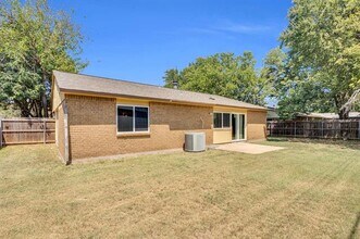 411 McKinley St in Cedar Hill, TX - Building Photo - Building Photo