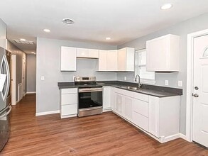 4233 Crittenden Ave, Unit 4233 in Indianapolis, IN - Building Photo - Building Photo