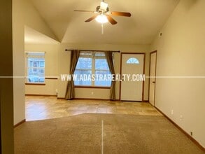 370 N Evergreen St in Gardner, KS - Building Photo - Building Photo
