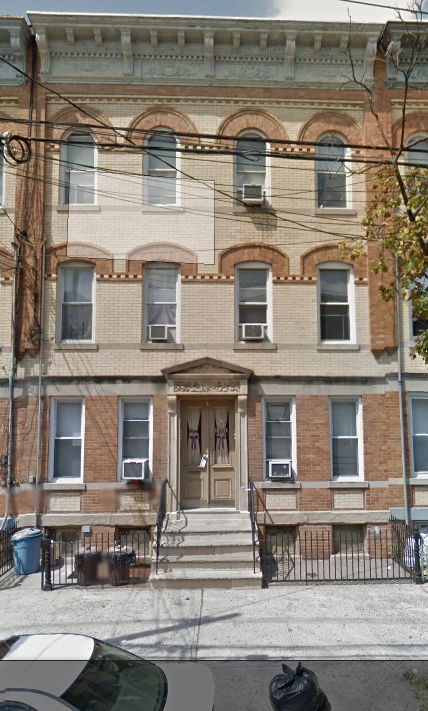 18-24 Woodbine St in Flushing, NY - Building Photo