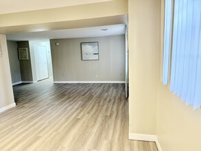 5 Louisburg Square in Nashua, NH - Building Photo - Building Photo