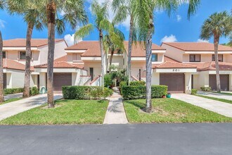 301 Sea Oats Dr in Juno Beach, FL - Building Photo - Building Photo