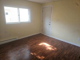 53 Pleasant St, Unit Apartment C