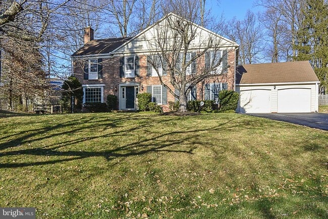 property at 10121 Donegal Ct