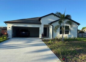 1073 SW Benchor Ave in Port St. Lucie, FL - Building Photo