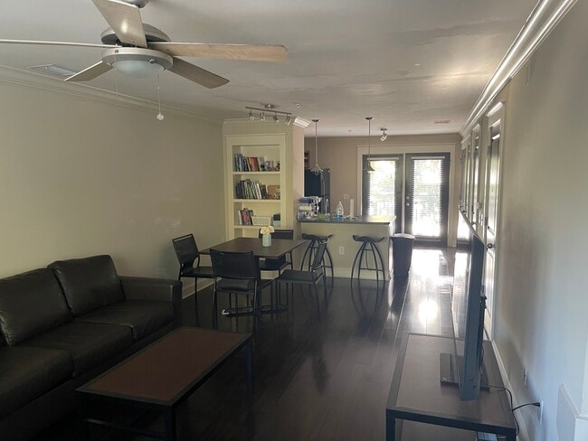 1367 SW 51st Blvd, Unit Room at Redpoint in 2x2.5