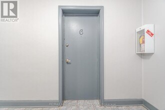 1037-1037 Churchill Ave in Oakville, ON - Building Photo - Building Photo