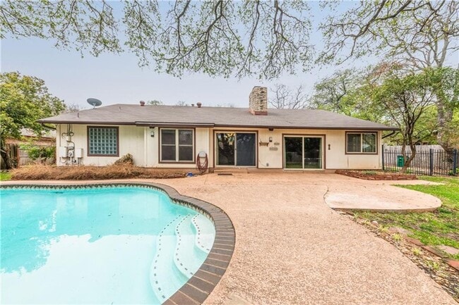 4006 Burr Oak Ln in Austin, TX - Building Photo - Building Photo