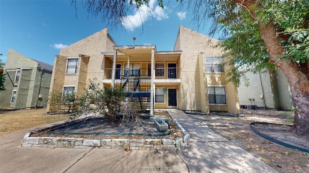 309 Manuel Dr in College Station, TX - Building Photo