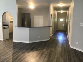 5010 Chase Mountain Dr in Bacliff, TX - Building Photo - Building Photo