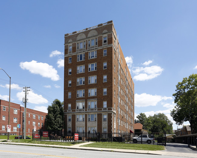 The Meridian Apartments in Indianapolis, IN - Building Photo - Building Photo