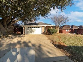 709 Sandy Trail in Fort Worth, TX - Building Photo