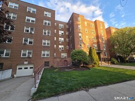 39 Glenbrook Rd in Stamford, CT - Building Photo