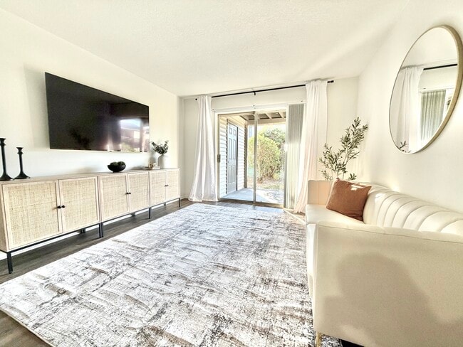 The Waypoint in Pensacola, FL - Building Photo - Building Photo