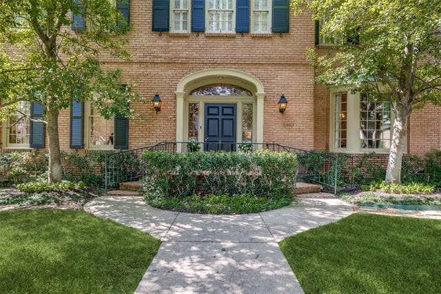 property at 3003 Stanford Ave