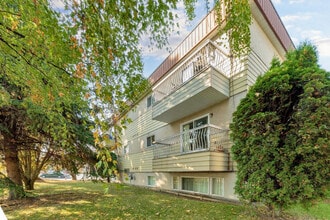 Gateway Manor Apartments in Prince George, BC - Building Photo - Building Photo