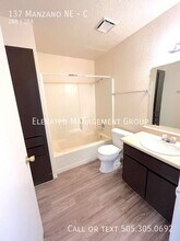 137 Manzano St NE in Albuquerque, NM - Building Photo - Building Photo
