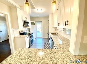 26 Eastlake Dr in Sandston, VA - Building Photo - Building Photo