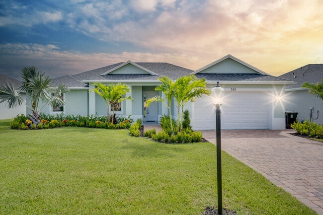 388 SW Vista Lake Dr in Port St. Lucie, FL - Building Photo - Building Photo