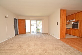 1065 E 3rd St-Unit -APT 10 in Long Beach, CA - Building Photo - Building Photo