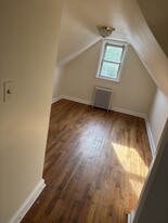 56 Riverview Ave, Unit 56 Riverview Avenue #2 in Tarrytown, NY - Building Photo