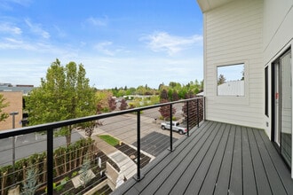 Boardwalk Place in Portland, OR - Foto de edificio - Building Photo
