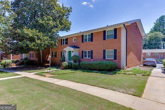 property at 4282 Roswell Rd