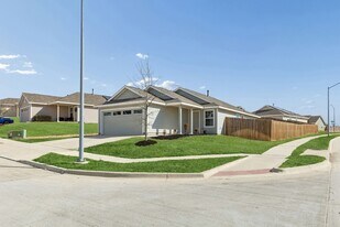 9700 Lafferty Ln in Fort Worth, TX - Building Photo