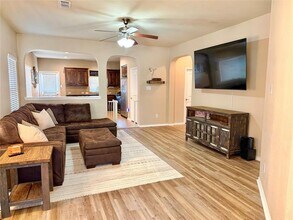 1068 Meadow Scape Dr in Burleson, TX - Building Photo - Building Photo