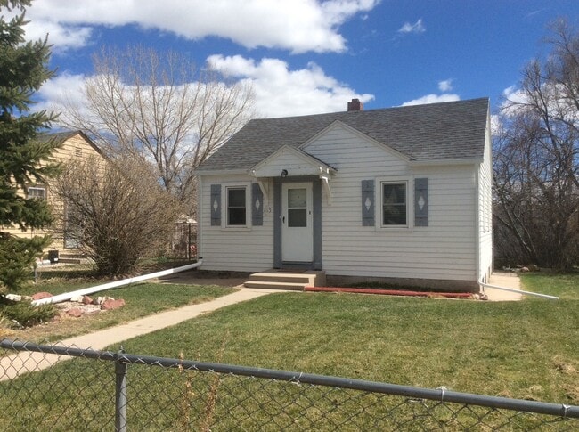 property at 1115 E 7th St