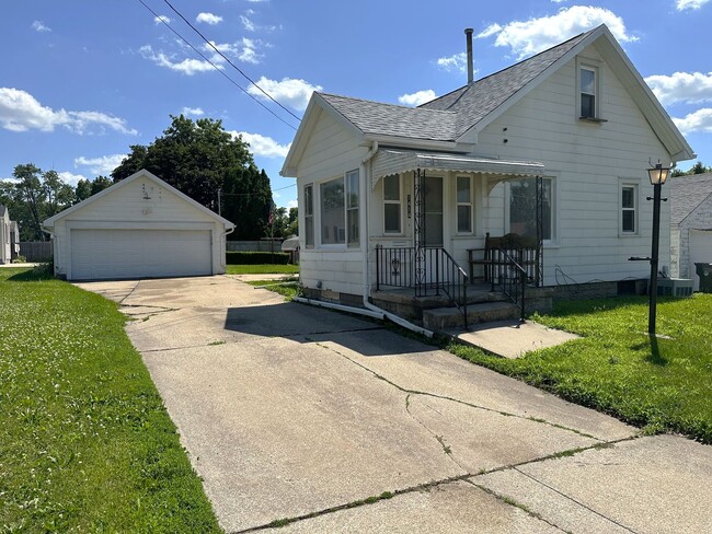 property at 1414 Cornwall Ave