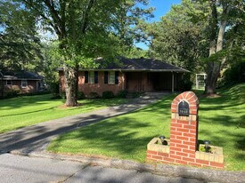 3040 Remington St in East Point, GA - Building Photo