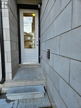 3185 Sixth Line in Oakville, ON - Building Photo - Building Photo