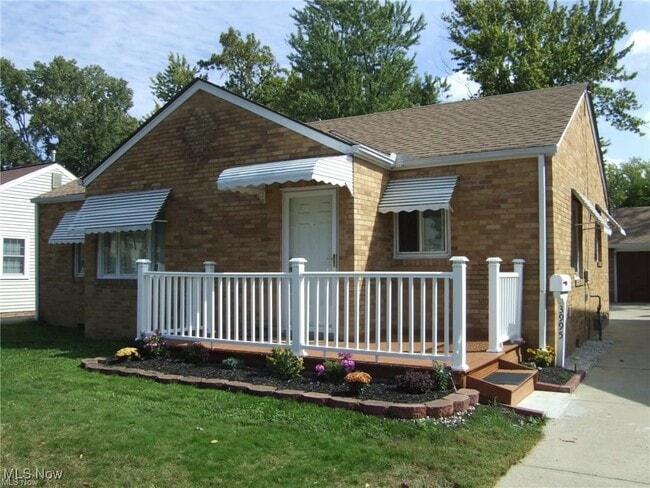 3995 W 223rd St in Fairview Park, OH - Building Photo - Building Photo