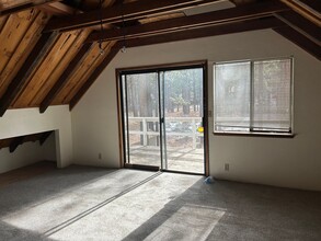 2098 Helen Ave in South Lake Tahoe, CA - Building Photo - Building Photo