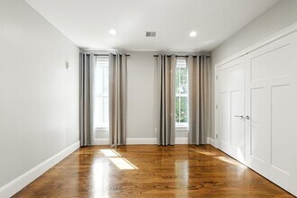 52 River St, Unit 5 in Boston, MA - Foto de edificio - Building Photo